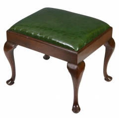 A Pair of Queen Anne Style Walnut Benches - 3892608