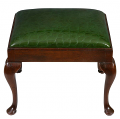 A Pair of Queen Anne Style Walnut Benches - 3892609