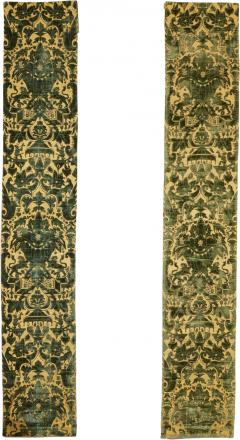 A Pair of Rare Genoese Green Cut Velvet Wall Hangings c 1580 - 4562449