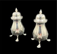 A Pair of Sterling Silver Salt Pepper Shakers - 3870996