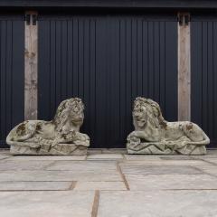A Pair of Superb 18th Century Bath Stone Lions - 3093311