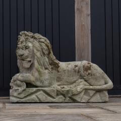 A Pair of Superb 18th Century Bath Stone Lions - 3093316