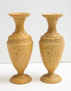 A Pair of Terracotta Urns - 757394