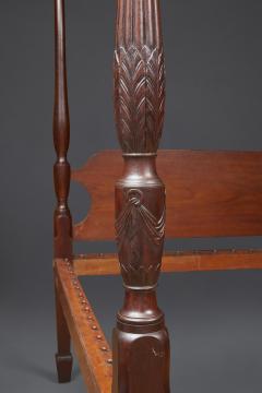 A Philadelphia or Baltimore Federal Carved Urn Spade Foot Bed - 482174