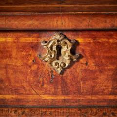 A Rare Figured Walnut Queen Anne George I Lace Box circa 1700 1720  - 3123518