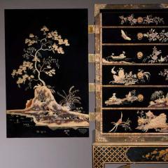 A Rare and Fine George III 18th Century Chinoiserie Lacquer Cabinet on Stand - 3944878