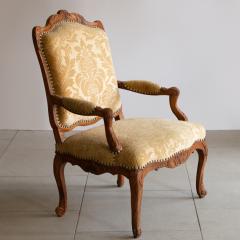 A SET OF FOUR EARLY 18TH CENTURY REGENCE FAUTEUILS LA REINE OR OPEN ARMCHAIRS - 3550744