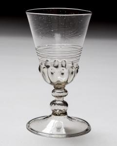 A SMALL FACON DE VENISE WINE GLASS - 4248669
