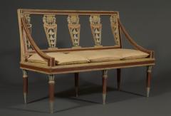 A SUPERBLY DRAWN POLYCHROME PAINTED PAIR OF BENCHES IN THE CHINOISERIE TASTE - 3787722