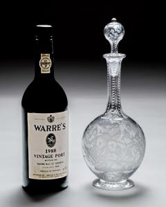 A SUPERBLY ENGRAVED DECANTER DECORATED WITH FRUIT TREES BIRD BUTTERFLY - 4290324