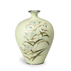 A Showa period pale yellow cloisonn vase by Tamura - 3327546