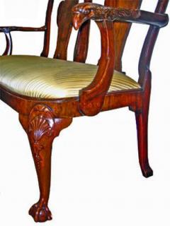 A Superb 18th Century Queen Anne English Walnut Settee - 3554938