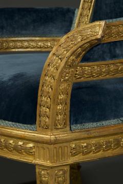 A Superb Neoclassical Giltwood Armchair of Impressive Scale - 4463130