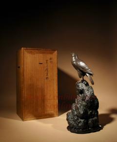 A Very Decorative Fine Japanese Bronze Sculpture a Hawk Sitting on a Craggy Rock - 3274811