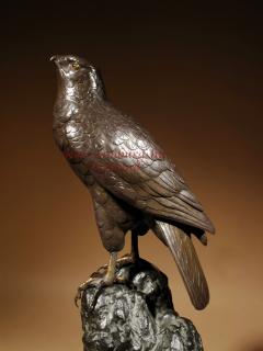 A Very Decorative Fine Japanese Bronze Sculpture a Hawk Sitting on a Craggy Rock - 3274813