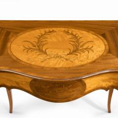 A Victorian inlaid satinwood and kingwood table in the style of Hepplewhite - 1846422