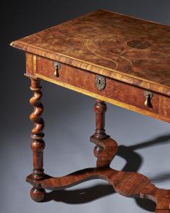 A William and Mary Olive Oyster 31 Table - 3129047