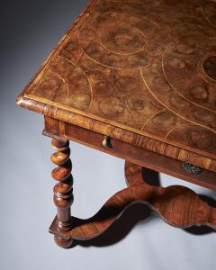 A William and Mary Olive Oyster 31 Table - 3129058