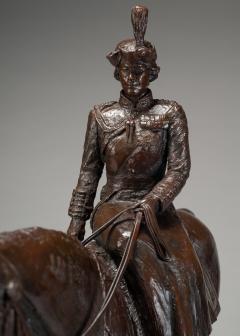 A bronze of Queen Elizabeth II Trooping the Colour 2022 - 3304711