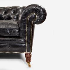 A fine late Victorian Chesterfield sofa - 780896