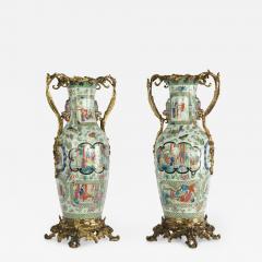 A fine pair of unusual ormolu mounted Chinese porcelain vases - 3664836