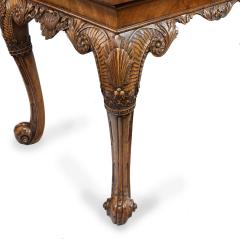 A finely carved walnut side table in the George II style - 3970640