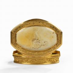 A gold and agate snuff box belonging to Anne first Duchess of Buccleuch - 2610809