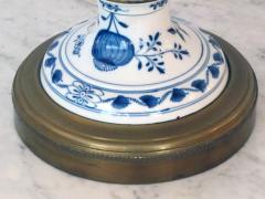 A good pair of Meissen Blue Onion pattern oil lamps now electrified - 1069252