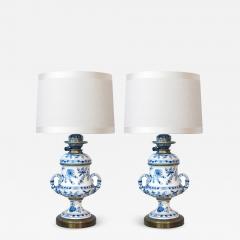 A good pair of Meissen Blue Onion pattern oil lamps now electrified - 1069263