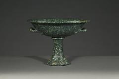 A large and rare green porphyry vase navette - 4536412