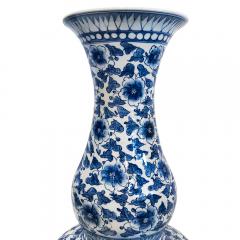 A large blue and white porcelain vase in the Chinese Style 1970s - 2033407