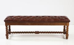 A long French oak bench with tufted leather upholstery - 2826940