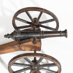 A mid Victorian model of a field cannon - 1410717