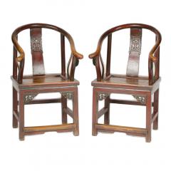 A pair of 19th Century Chinese painted horseshoe back armchairs - 2007375