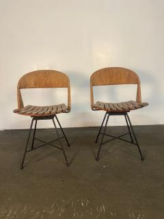 A pair of Arthur Umanoff Swiveling side chairs - 4812338