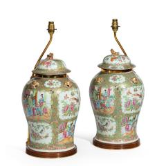 A pair of Chinese Canton Rose Medallion Vases and Covers - 1412042