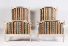 A pair of French Louis XVI style painted twin beds Circa 1950  - 2218878