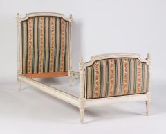 A pair of French Louis XVI style painted twin beds Circa 1950  - 2218879