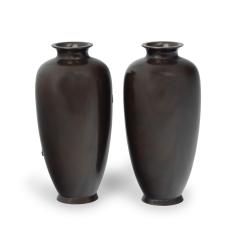 A pair of Meiji period bronze vases - 3325068