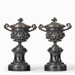 A pair of bronze vases and covers in the classical style - 2101652