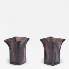 A pair of iron and leather waste baskets Contemporary - 2758602