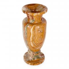 A pair of large decorative vases in red and green onyx - 3037252
