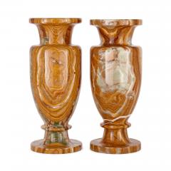 A pair of large decorative vases in red and green onyx - 3037254