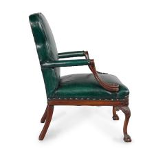 A pair of mahogany open armchairs in the style of Chippendale  - 3931720