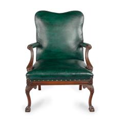 A pair of mahogany open armchairs in the style of Chippendale  - 3931723