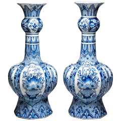 A pair of monumental blue and white Delftware vases  - 4569335