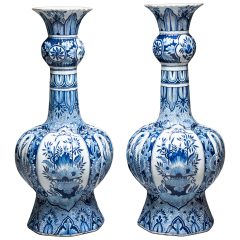 A pair of monumental blue and white Delftware vases  - 4569336