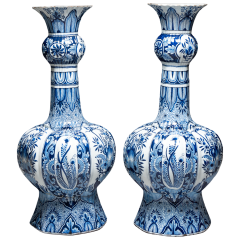 A pair of monumental blue and white Delftware vases  - 4569337