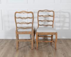 A pair of slender Gustavian chairs with smiling details Circa 1780 - 4353425