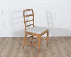 A pair of slender Gustavian chairs with smiling details Circa 1780 - 4353426